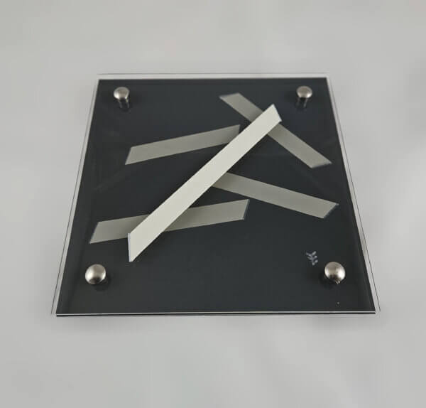 P.T.A.ME-PlexiglassTapeAcrylMedium03